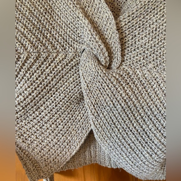 Tan cropped sweater with back detail - Picture 4 of 5